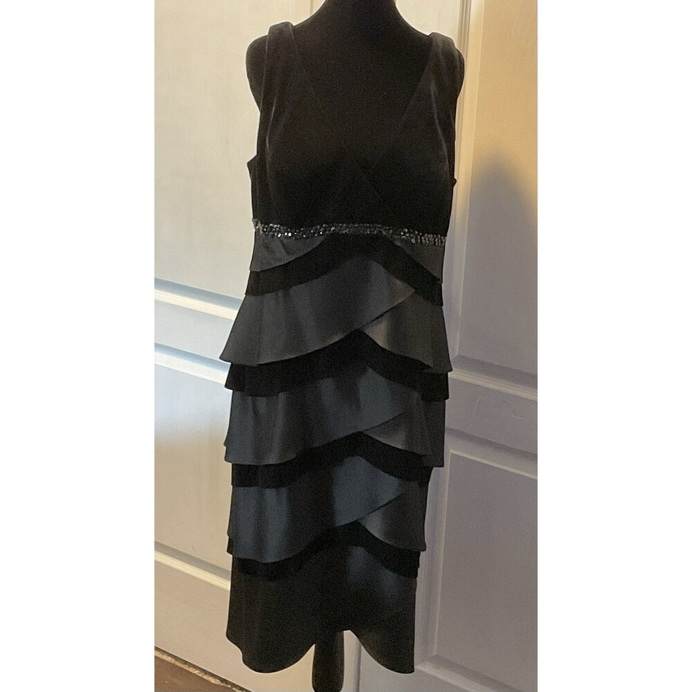 Alex Evenings Women’s Velvet Tiered Beaded V-Neck Sleeveless Midi Dress Size 16